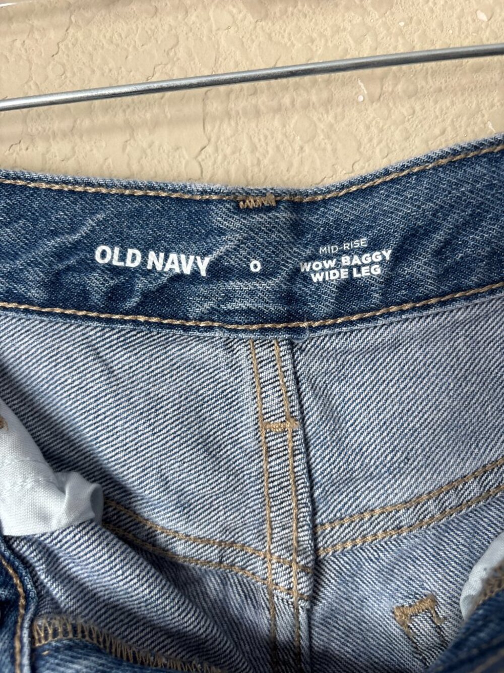 Old Navy Mid-Rise Wow Baggy Wide-Leg Jeans - Picture 4 of 11